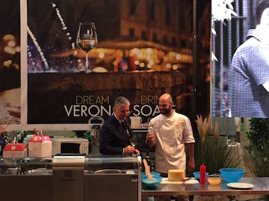 Edible insects showcooking?