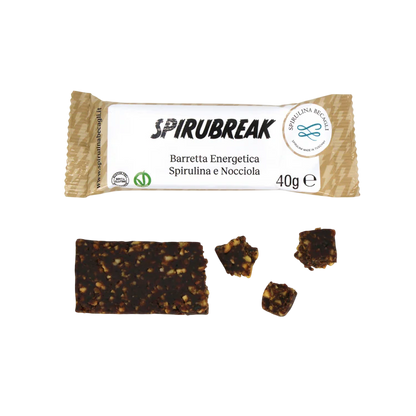 Energy bar with spirulina and hazelnut